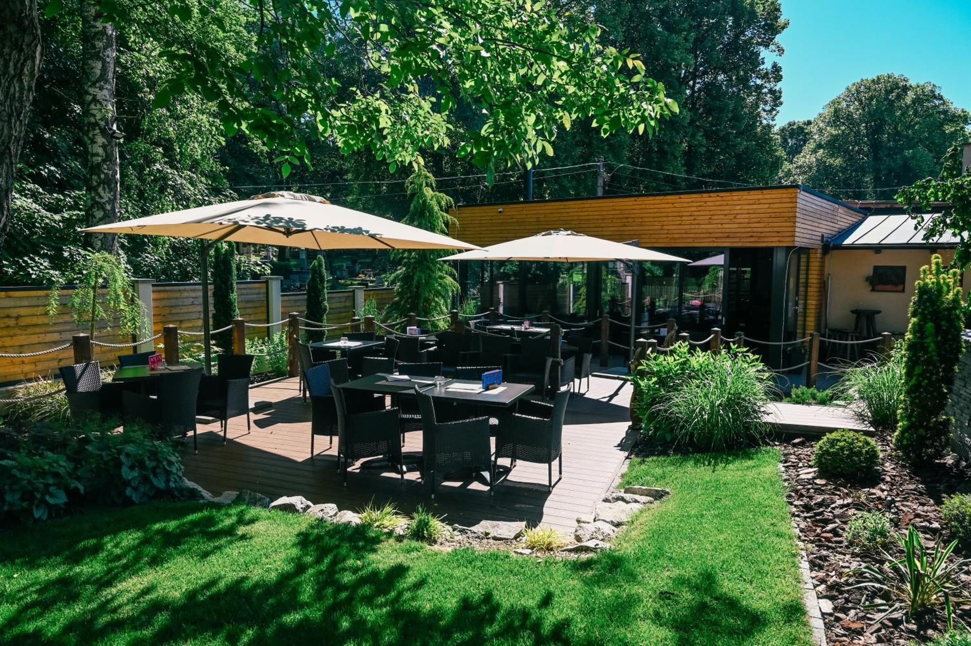 Penzion U Jakuba & Restauracia Bezplatne Parkovanie Martin Exterior photo