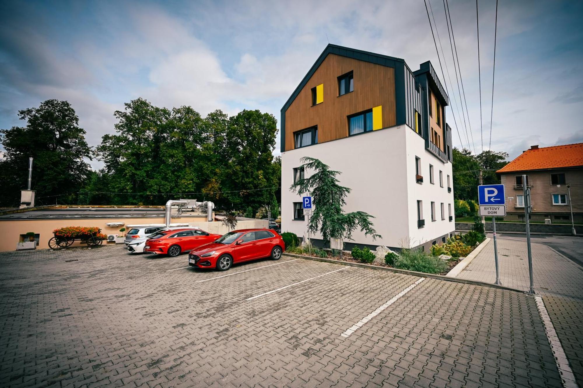 Penzion U Jakuba & Restauracia Bezplatne Parkovanie Martin Exterior photo